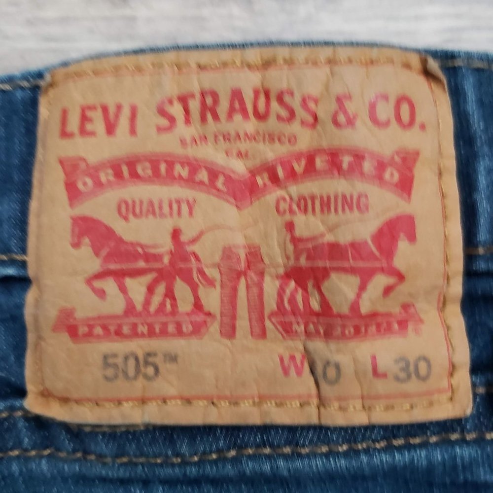 Levi's 505 Regular Fit Men's Medium Wash Jeans 40W 30L - Picture 7 of 7